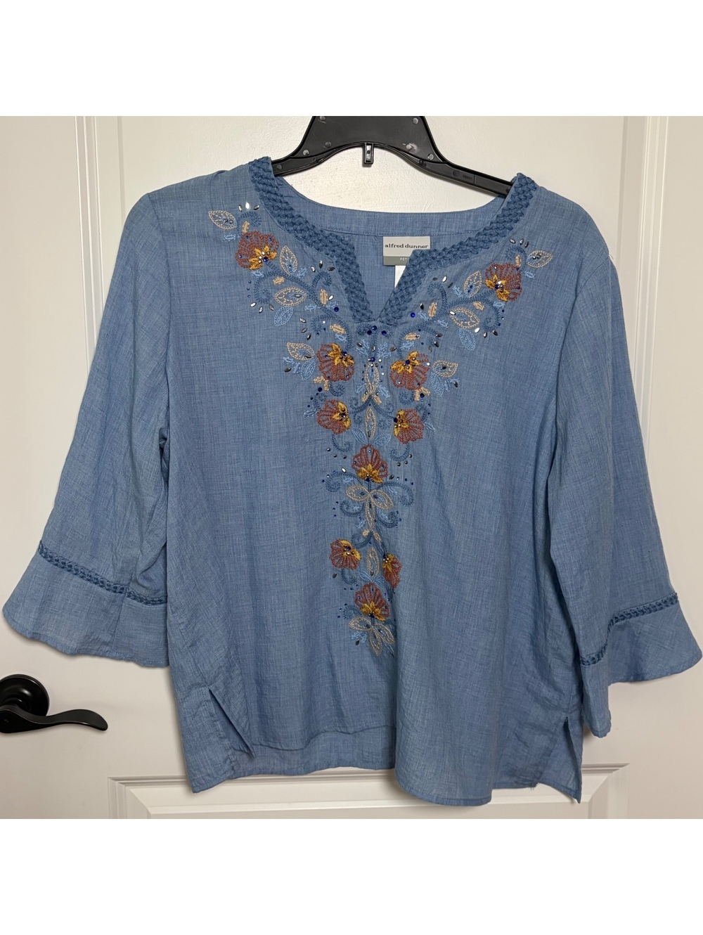 Alfred Dunner Petite Blue Embroidered V-Neck Blouse PXL
